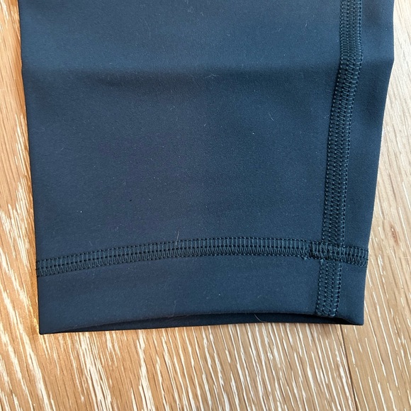Lululemon | Wunder Train High-Rise Tight 25" | Submarine — Size 6 - Picture 7 of 8